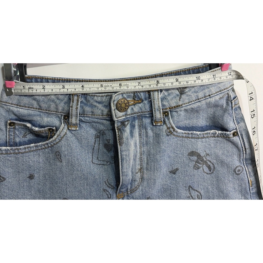 BDG Women's XS Light Wash Blue Denim Graphic Print Shorts Button 5-Pocket - Picture 5 of 8